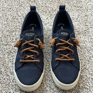 LIKE NEW SPERRY women’s canvas shoes sz 10m Navy